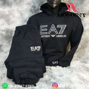 Conjunto buzo EA7