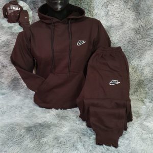 Conjunto buzo NIKE